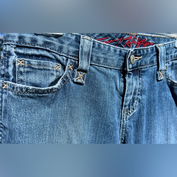 Tommy Hilfiger Classic Denim Jeans w/ Double Button Back Pockets, Size 4 - Picture 4 of 10